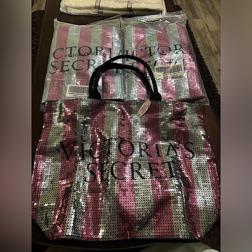 BRAND NEW - Vintage, Sequined Victoria’s Secret tote bag with body care